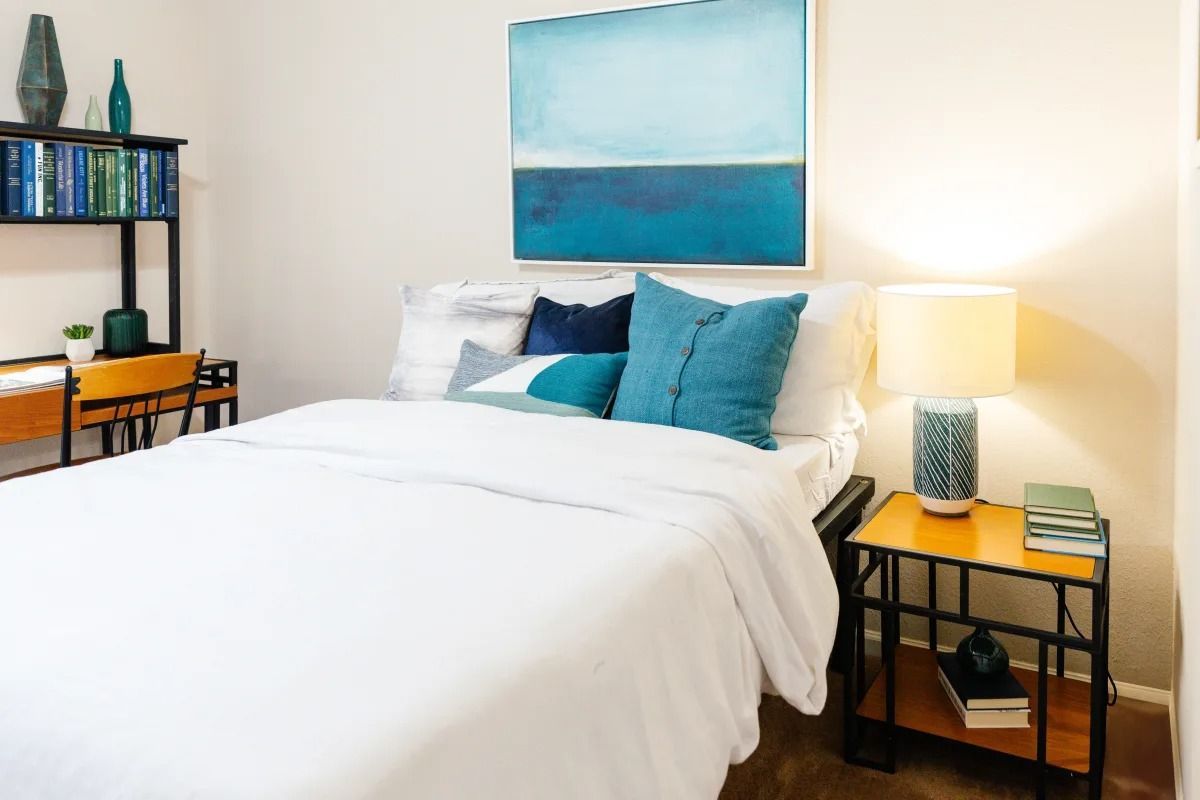 4 Bed / 4 Bath Townhome with Loft (Private) - room