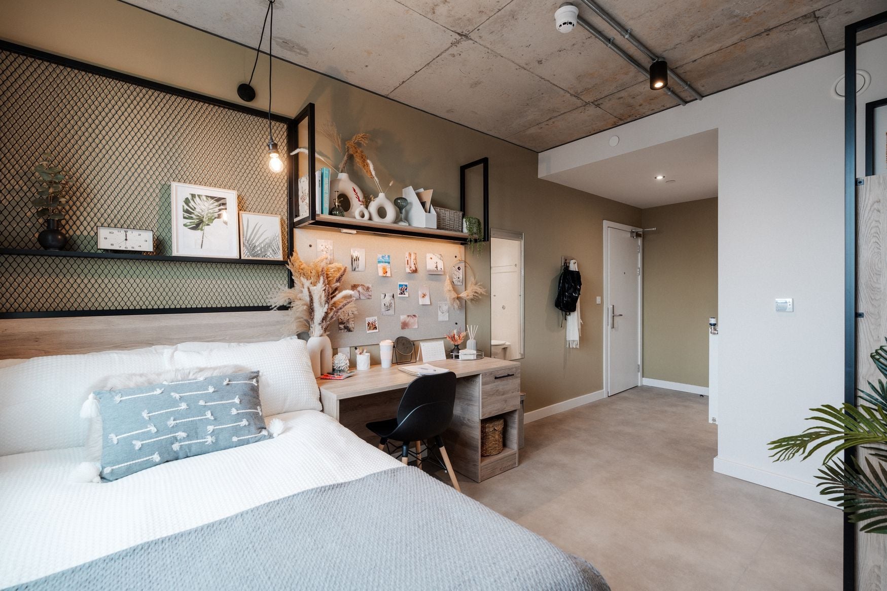 Superior Ensuite
