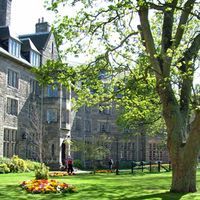 credit: https://www.st-andrews.ac.uk/media/residential-and-business-services/studentaccommodationservices/residences/stsalvatorshall/St_Salvators_01.jpg