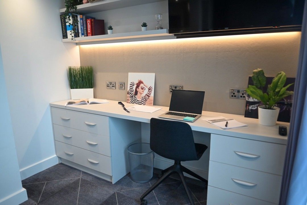 Hall - Glasgow West End - 7