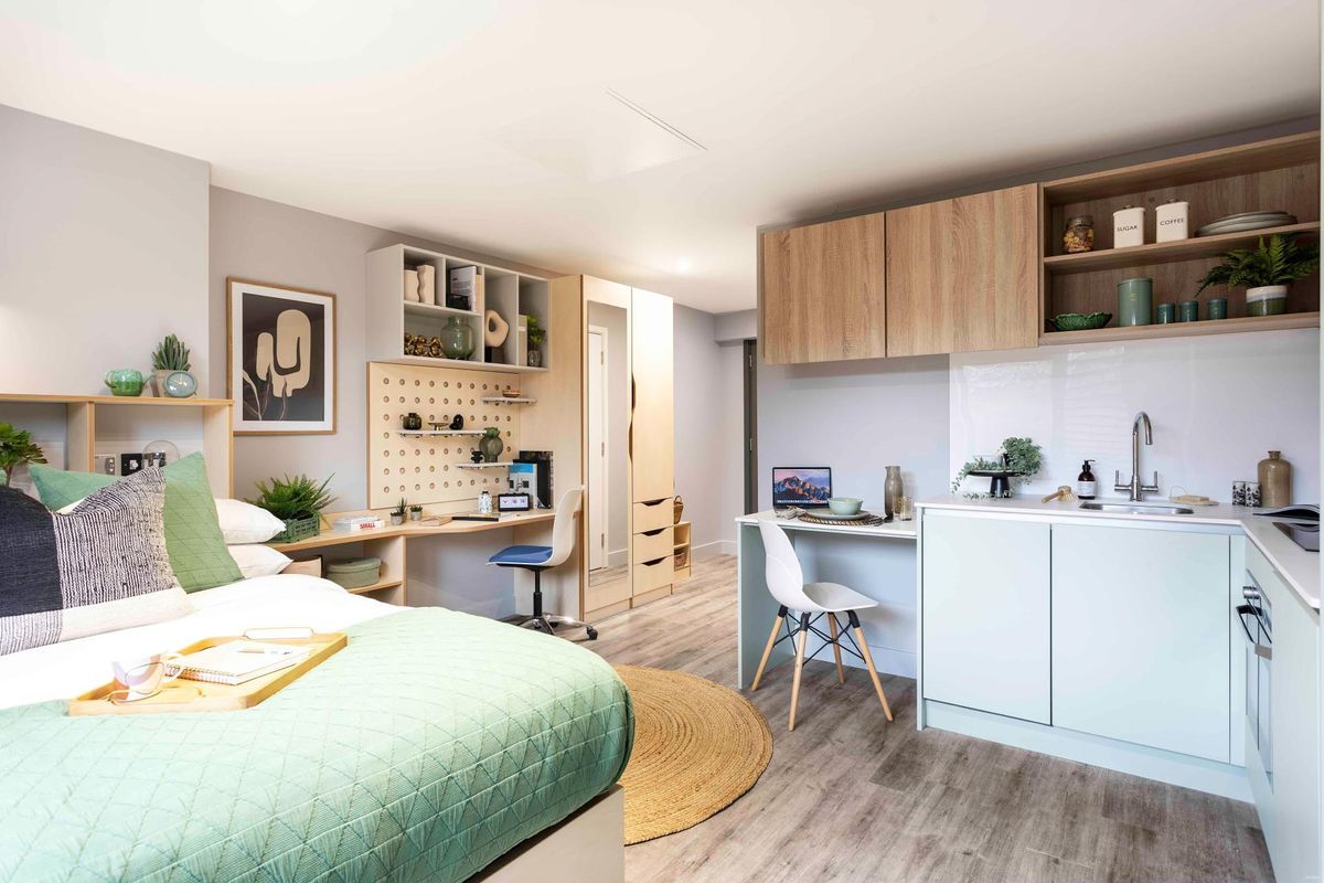 Hall - Aster House - 5