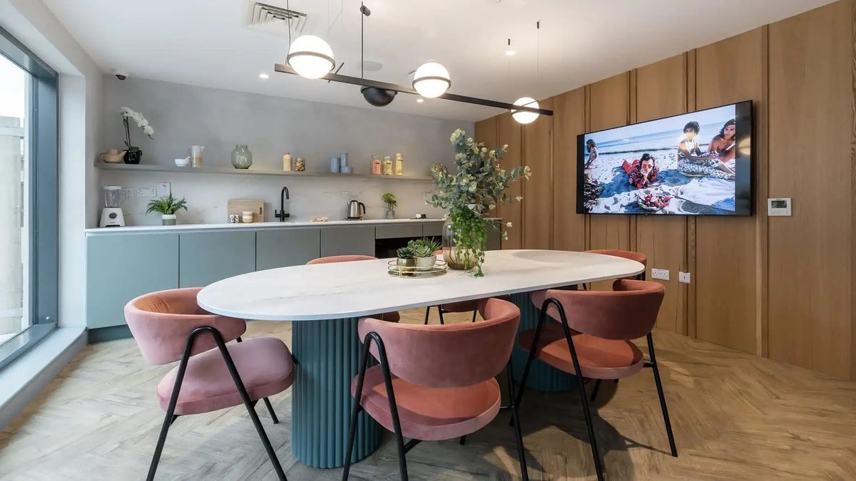 Hall - Aster House - 7