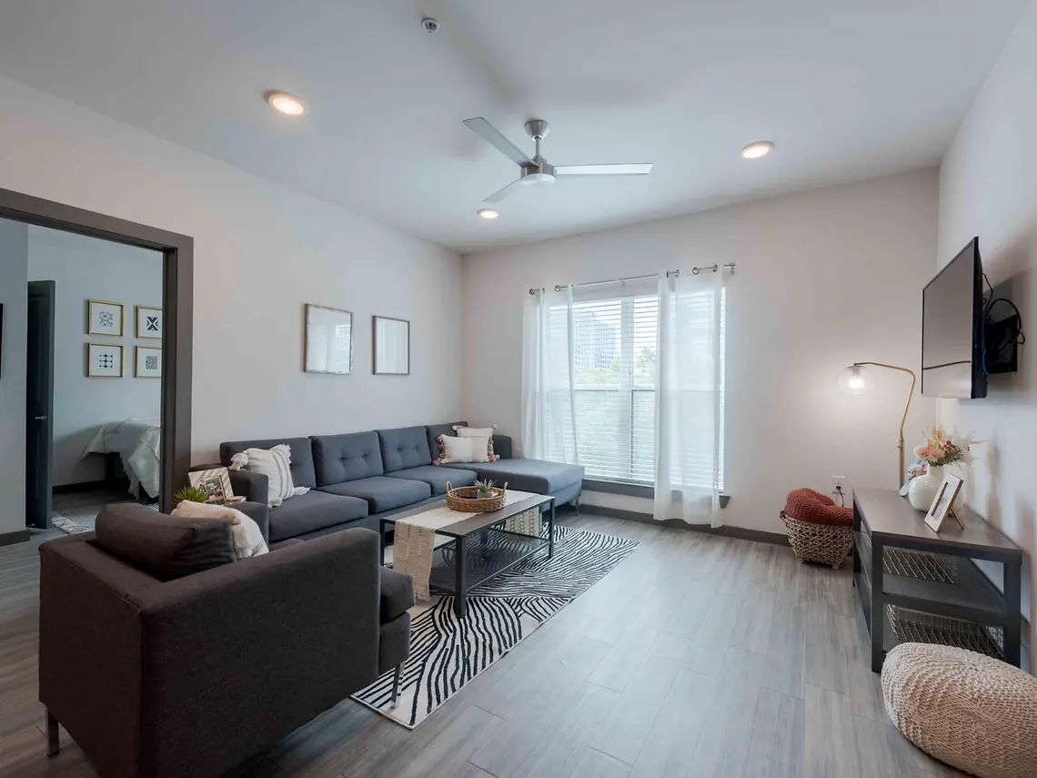 Hall - Austin Nueces - 3