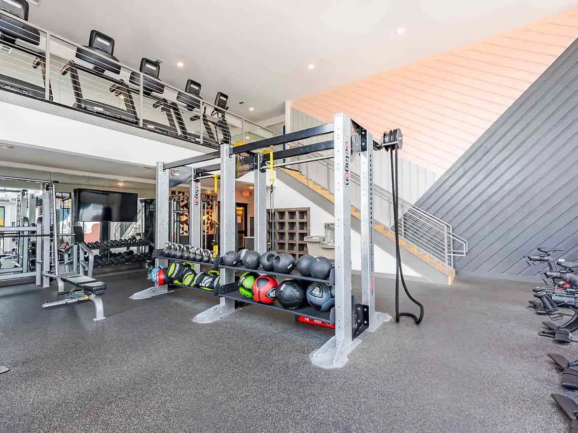 Hall - Austin Rio - 8