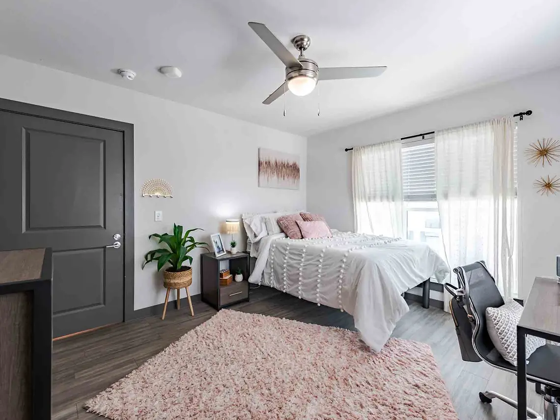 Hall - Austin Rio - 6