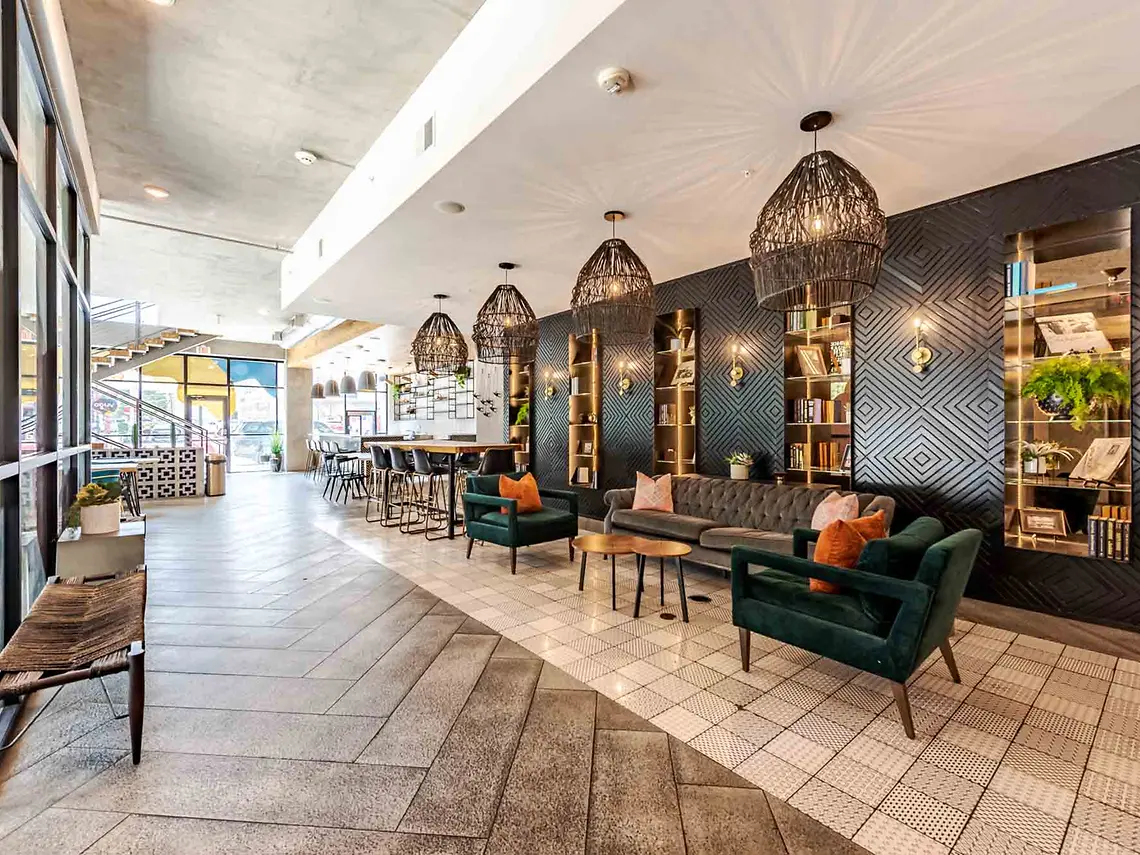 Hall - Austin Rio - 0