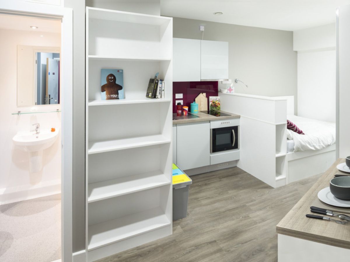 Hall - Axo Kingston - 1