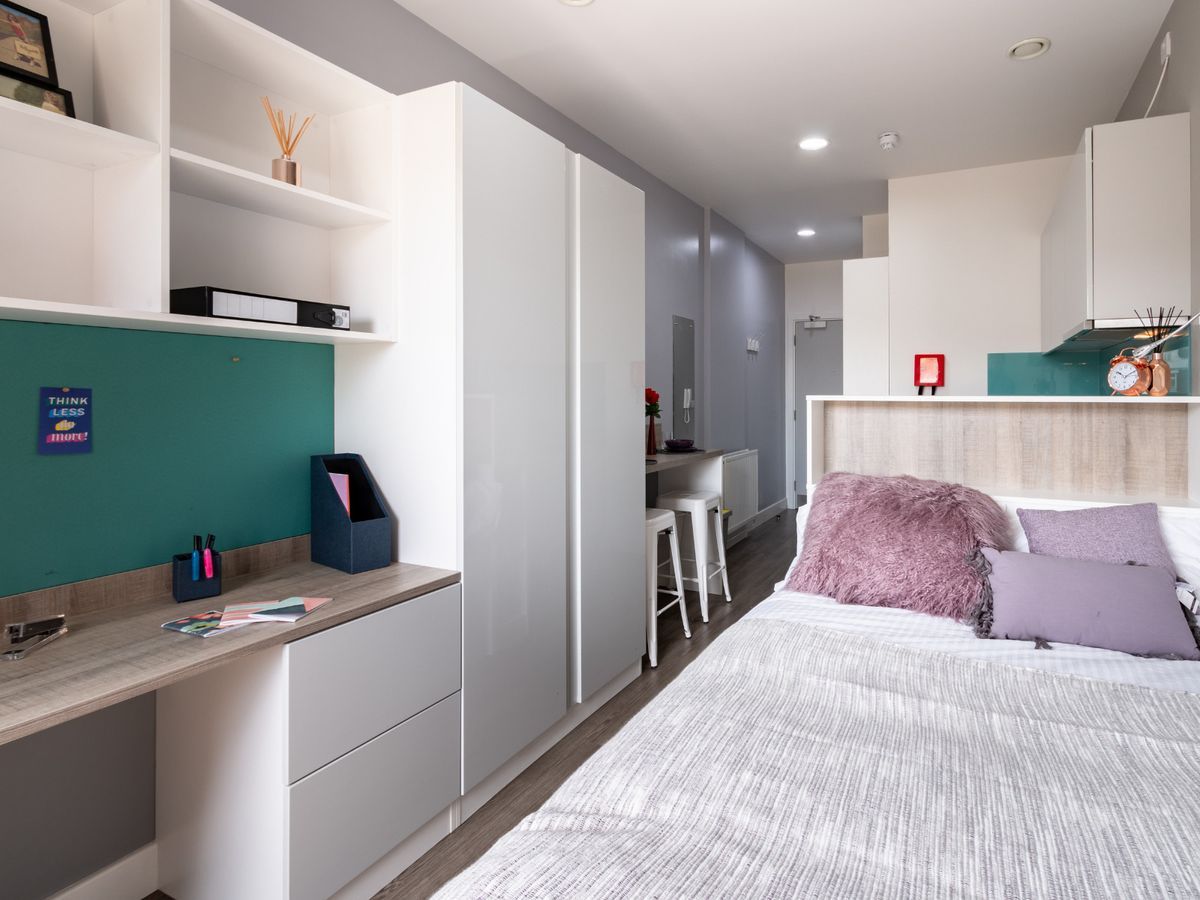 Hall - Axo Kingston - 2