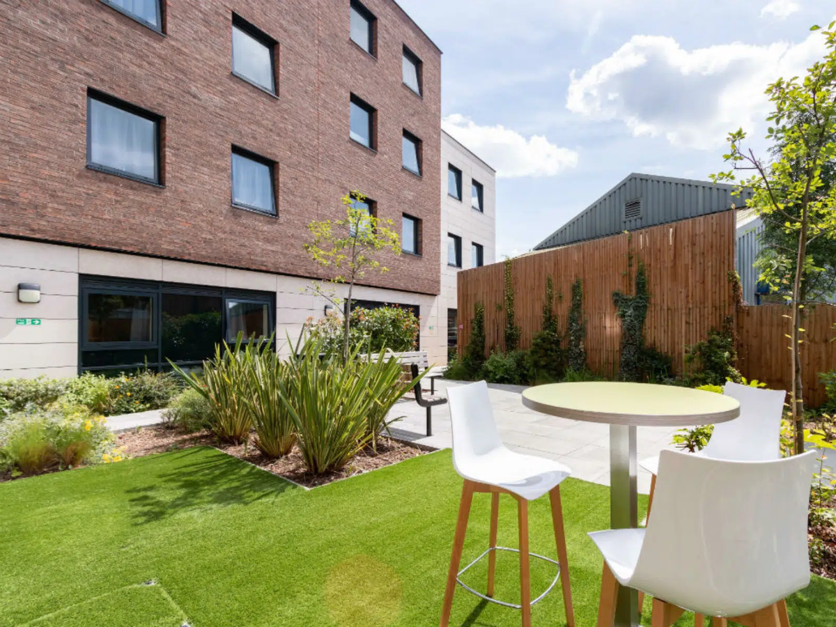 Hall - Axo Kingston - 0