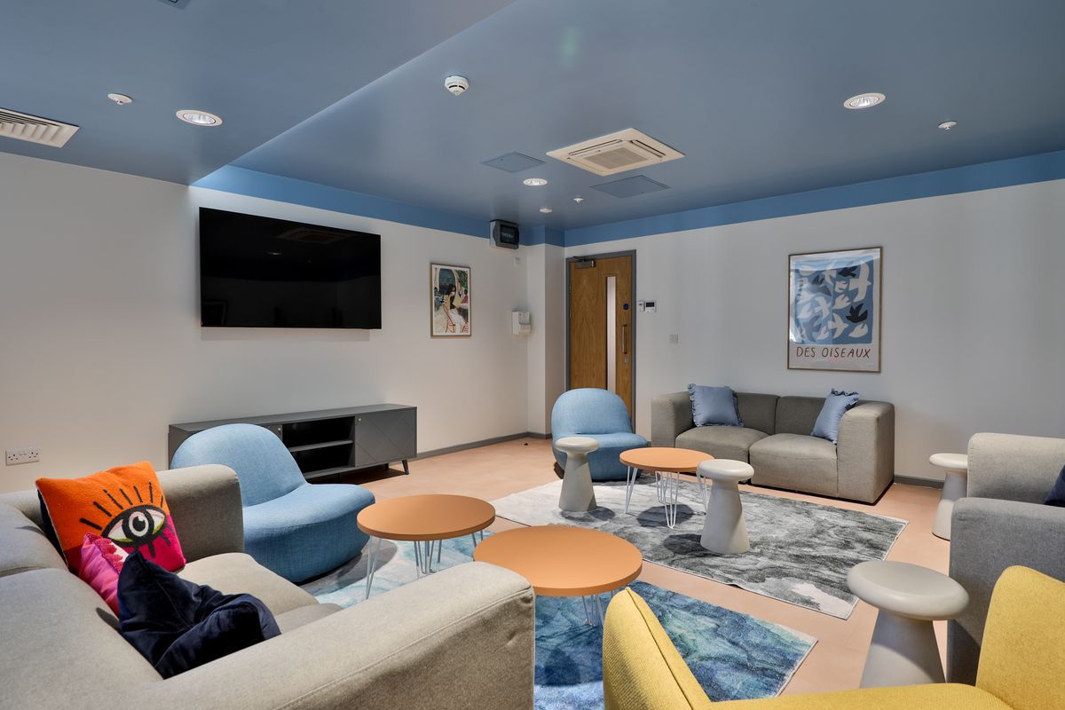 Hall - B16 Studios - 6
