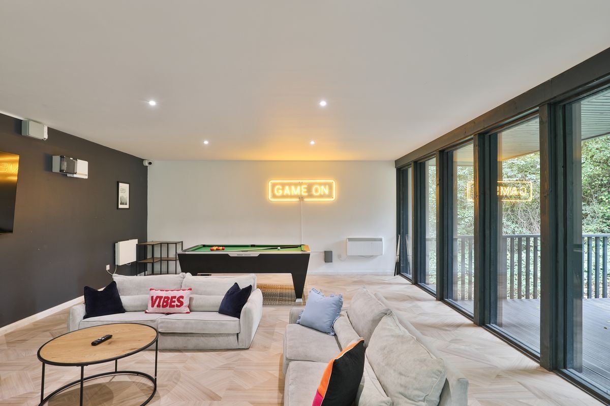 Hall - Beech Gardens - 10