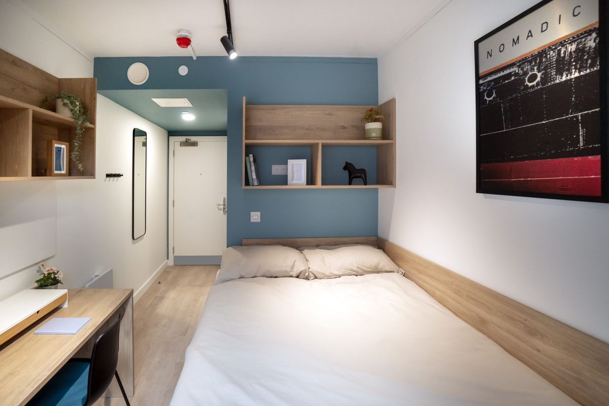 Hall - Bradbury Place - 8