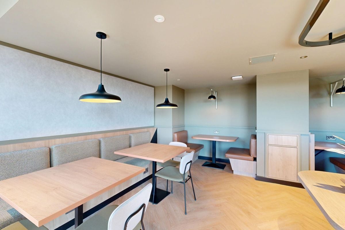 Hall - Bridgeside - 7