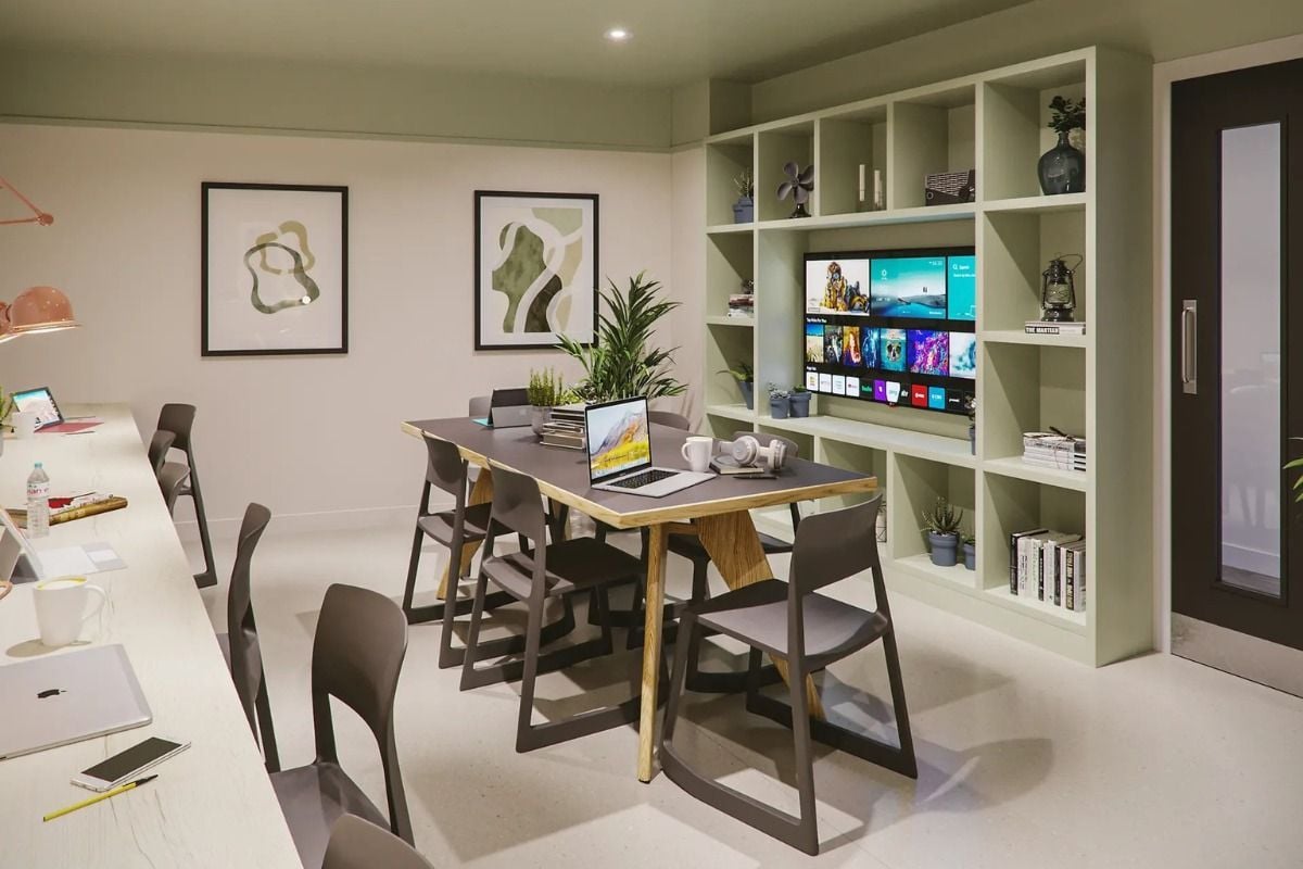 Hall - Briggate Studios - 8