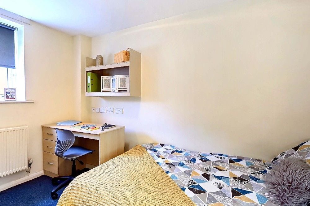 Hall - Cambridge House - 6