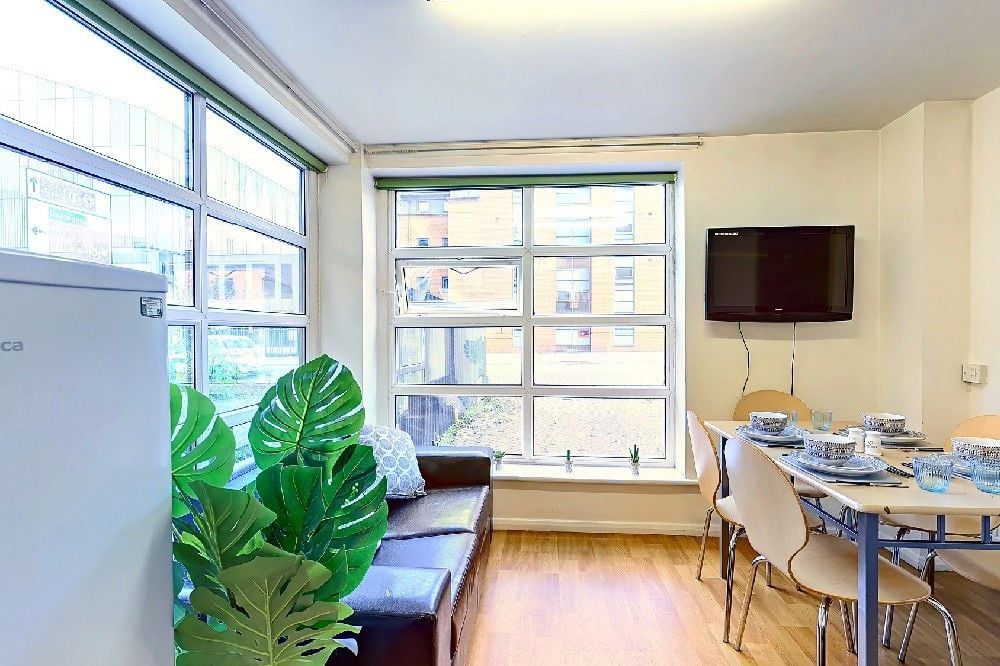 Hall - Cambridge House - 4