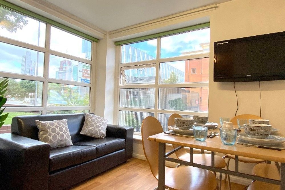 Hall - Cambridge House - 5