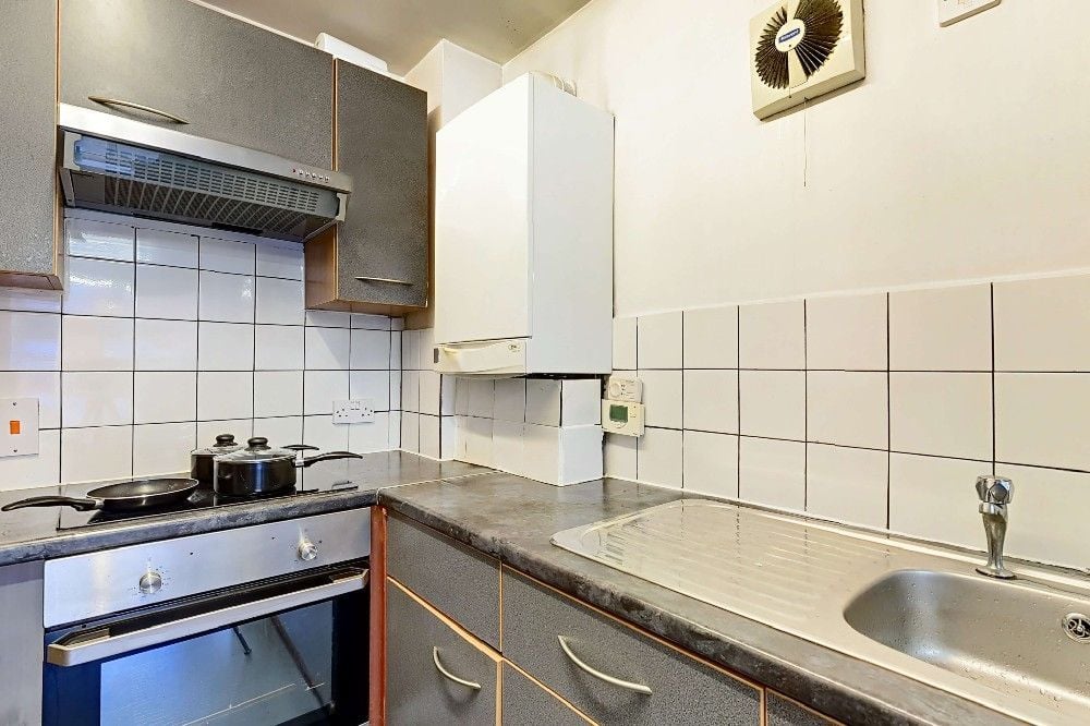 Hall - Cambridge House - 8