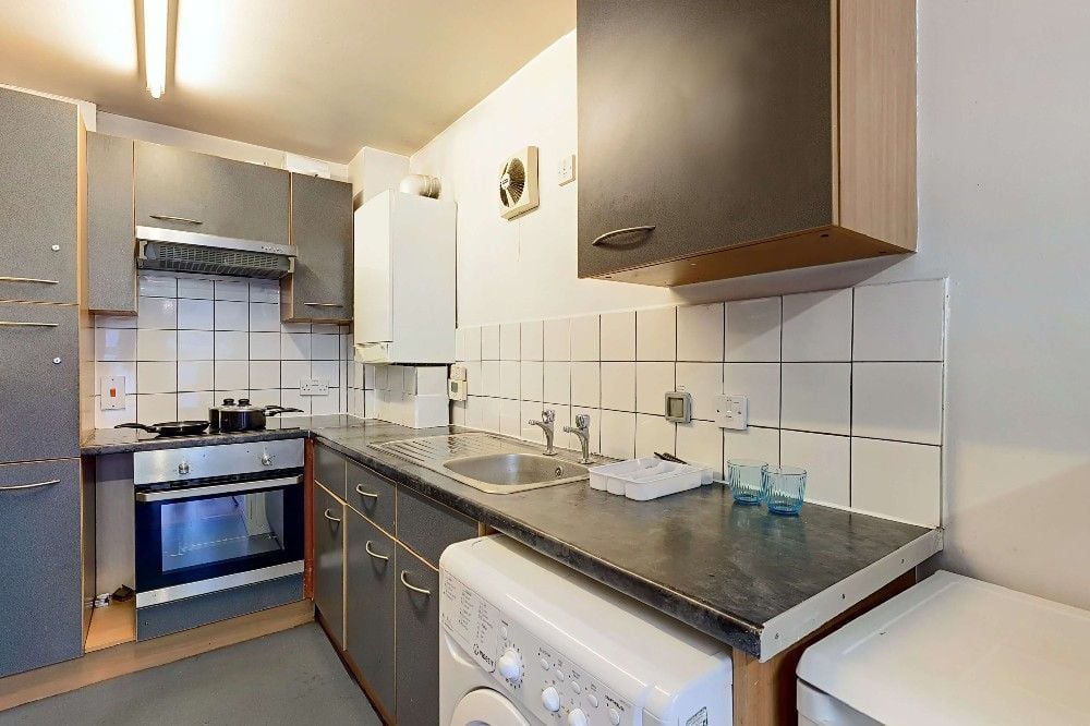 Hall - Cambridge House - 7