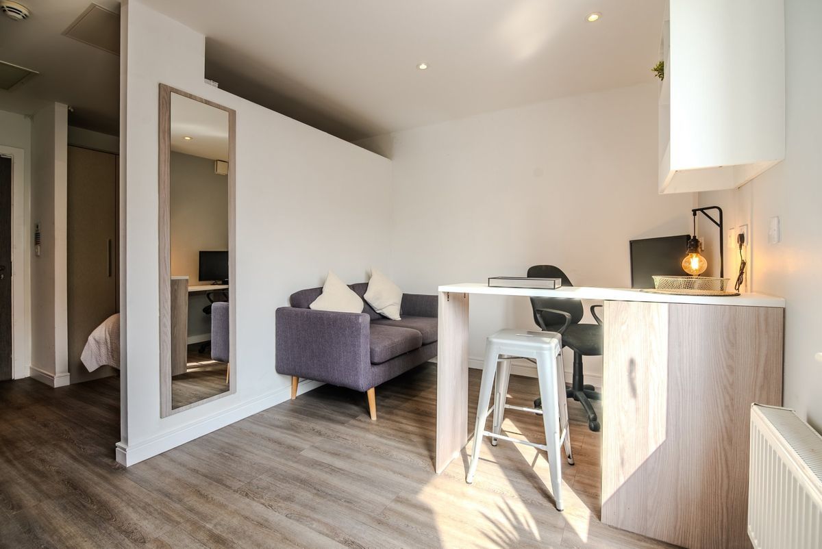 Hall - Cassaton House - 8