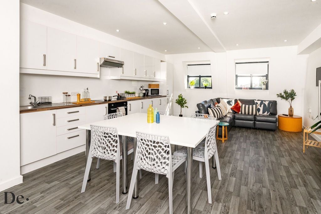 Hall Castle Hill - 1