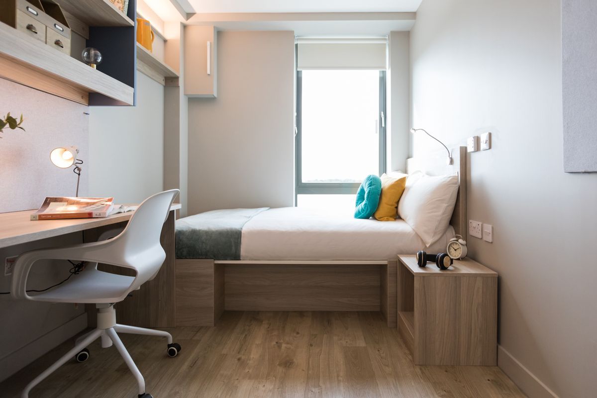 Hall - Caton Court - 4