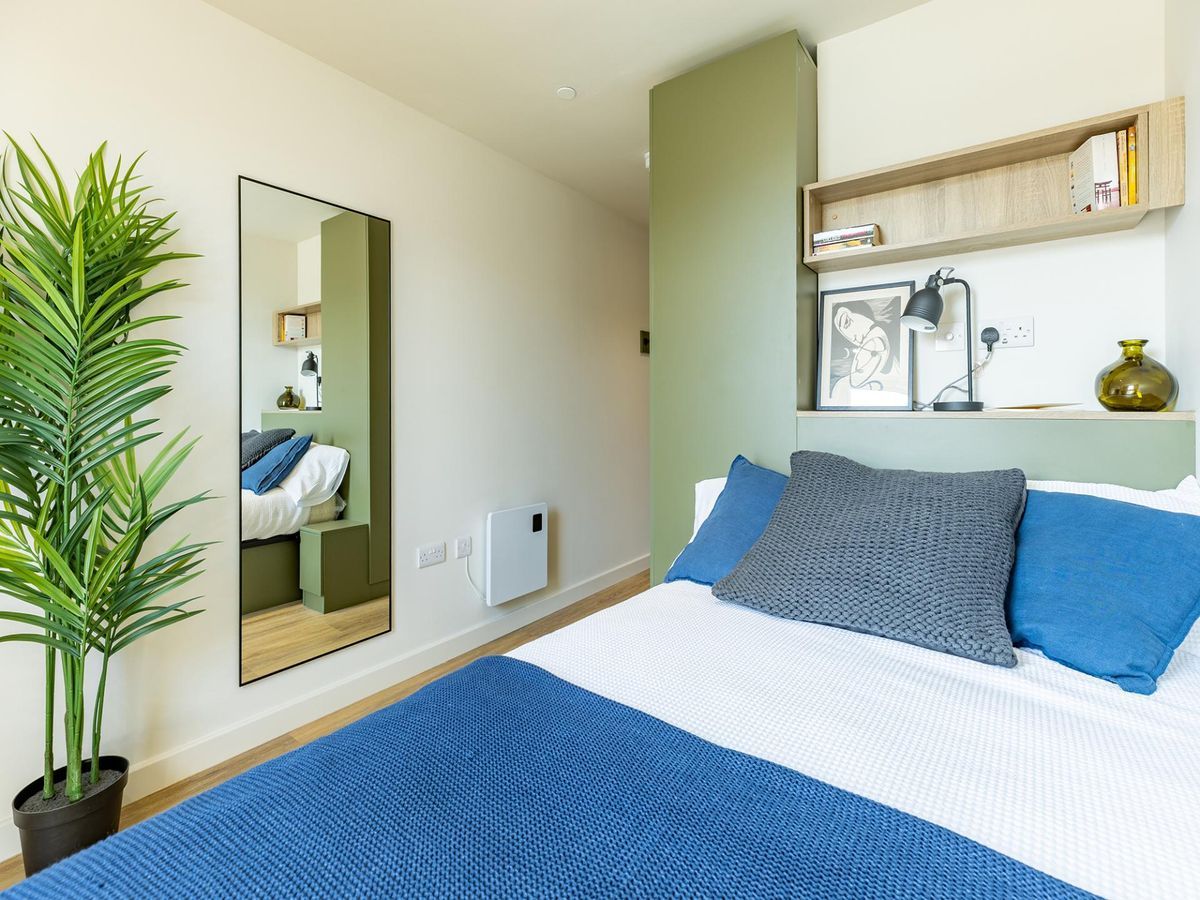 Hall - Centre Court - 8