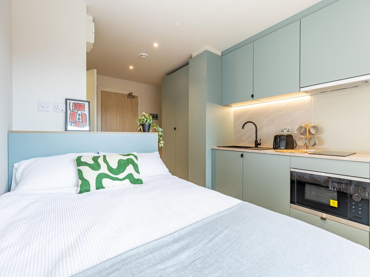 Hall - Centre Court - 7