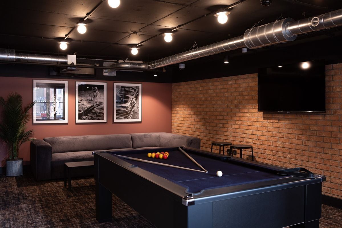 Hall - Centre Court - 1