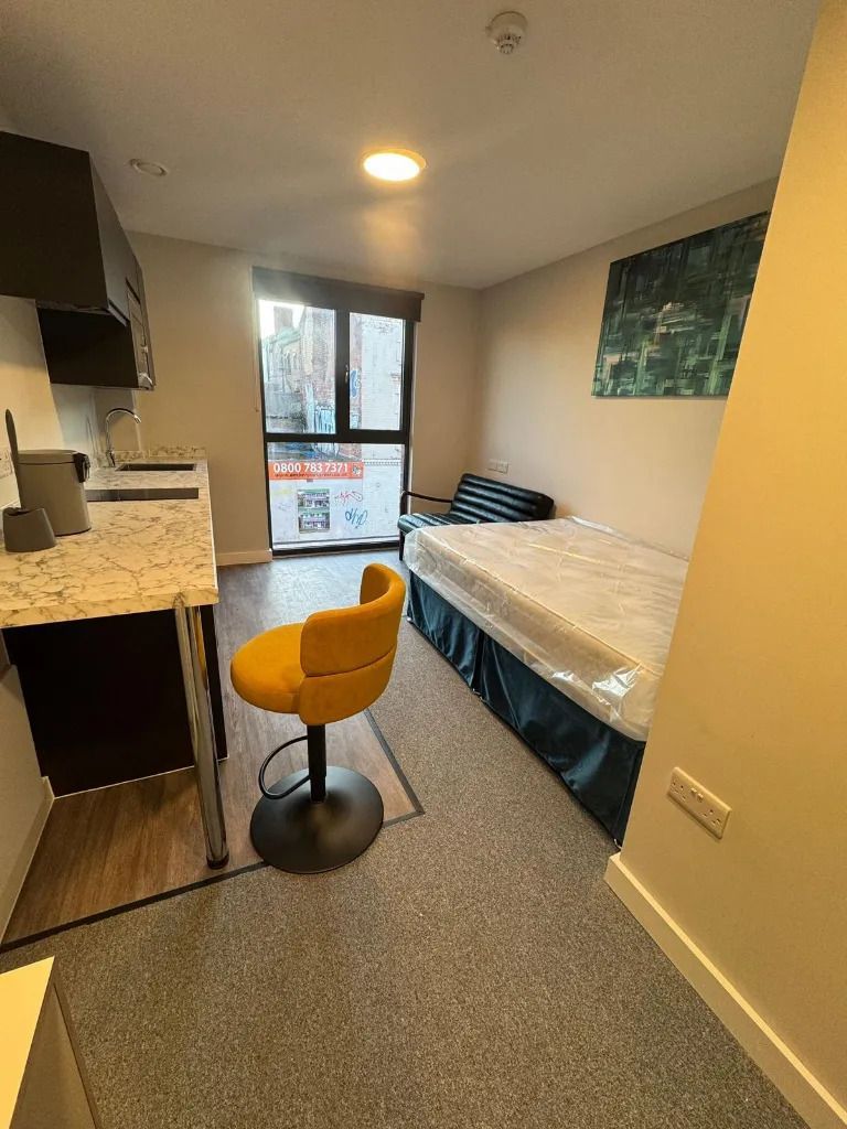 Hall - Cleveland Apartments - 3
