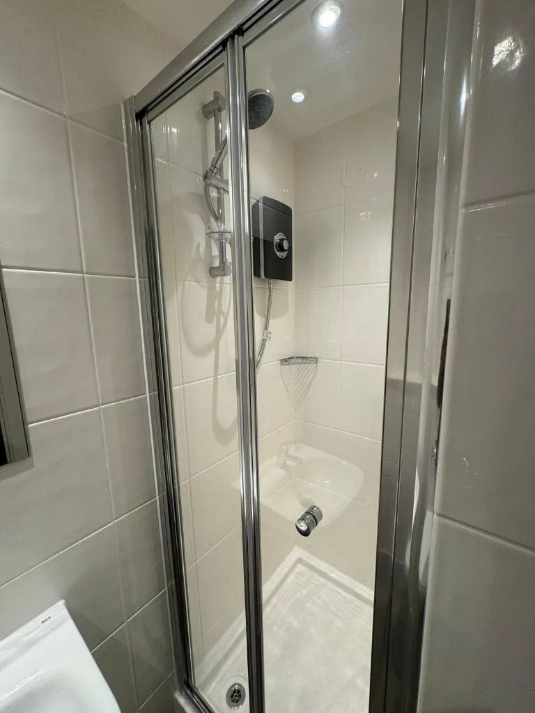 Hall - Cleveland Apartments - 1