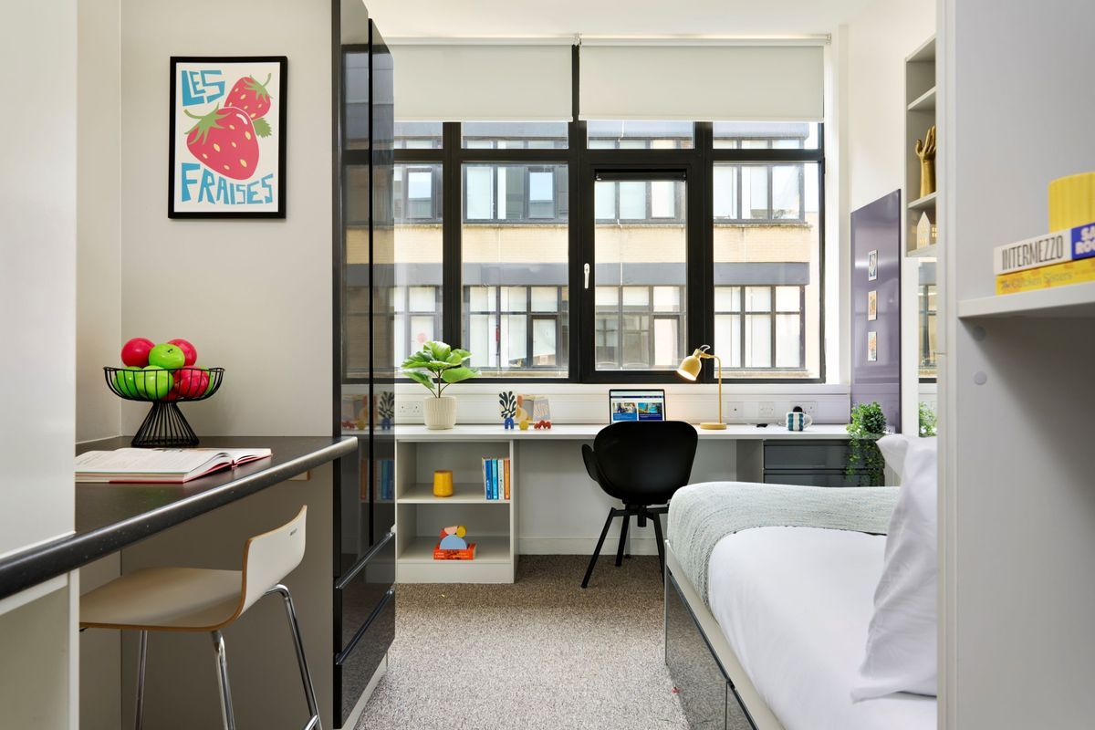 Hall - Clifton & Stewart House - 6