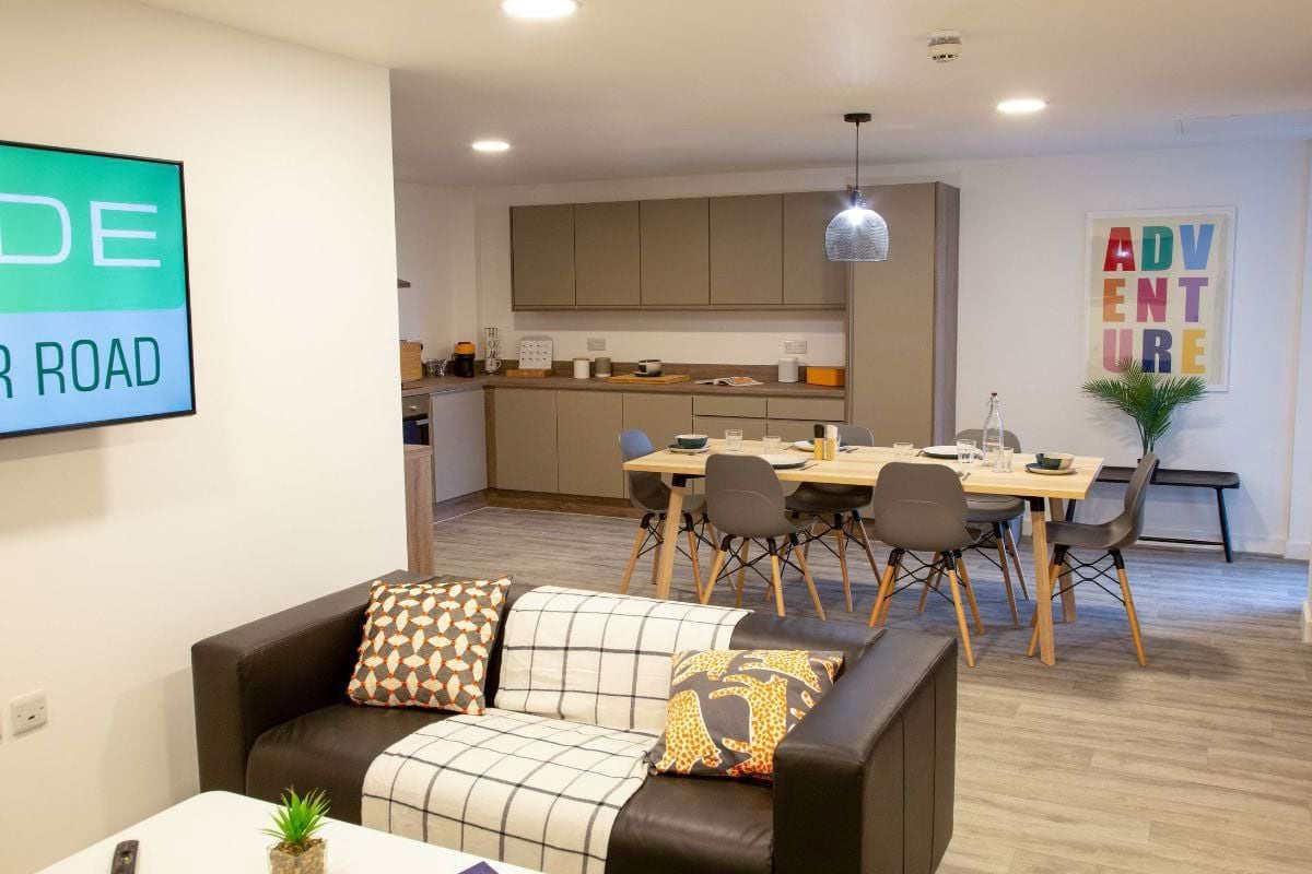 Hall - CODE Harper Street - 4