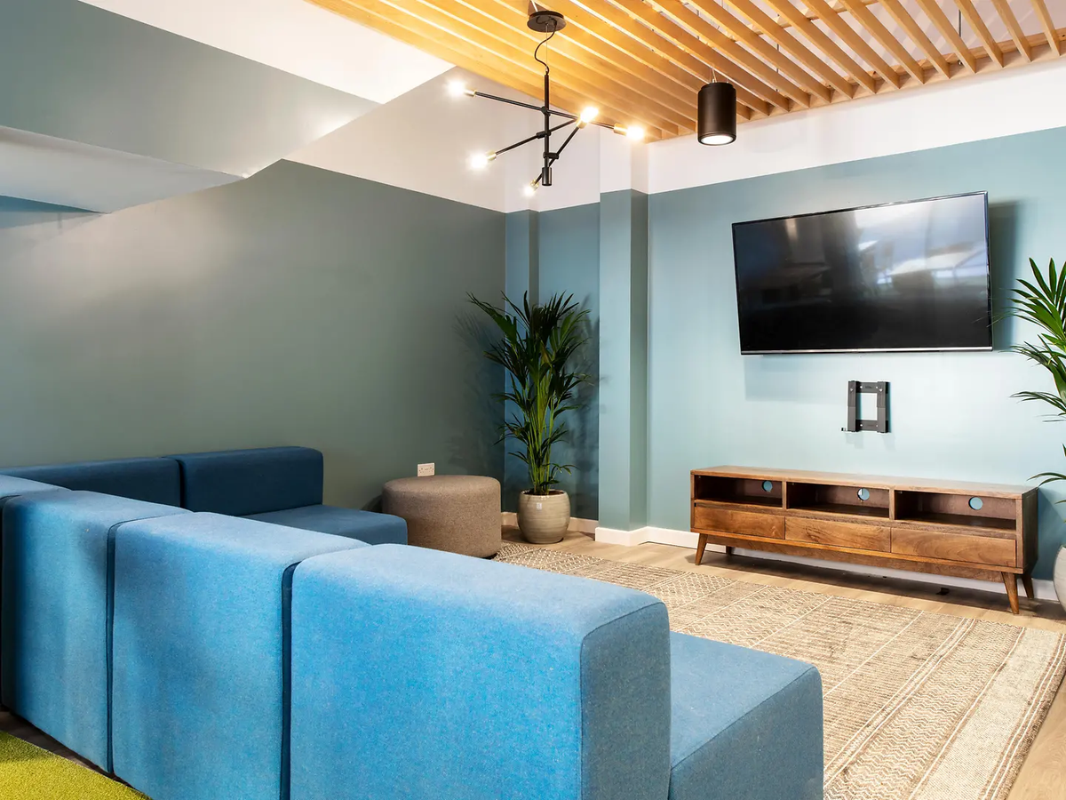Hall Crescent Place - 8