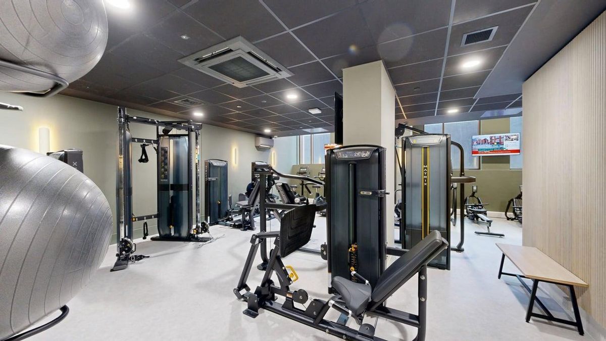 Hall - Crown Place - 9