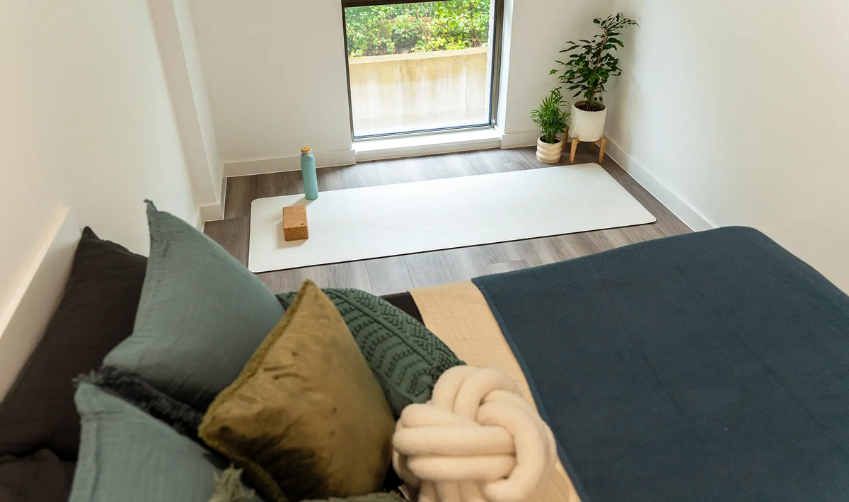 Hall - Currus Court - 3