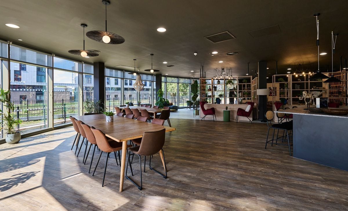 Hall - Deakins Place - 7