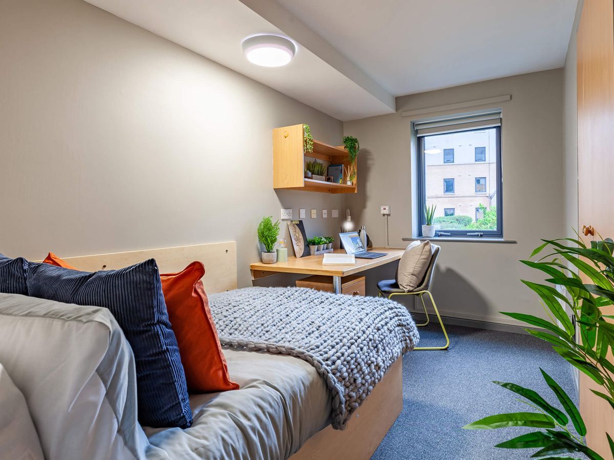 Hall - Devonshire Courtyard - 2