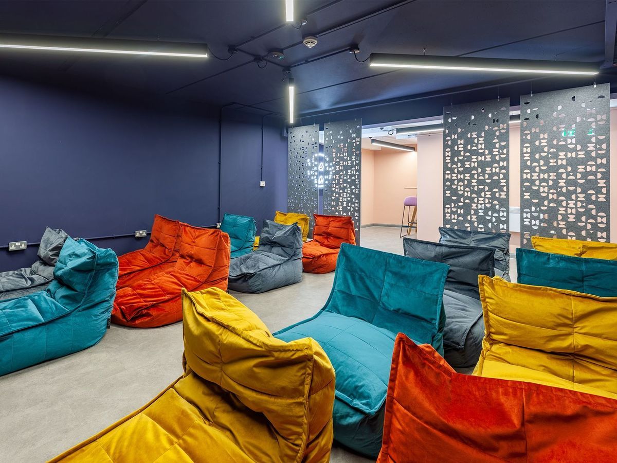 Hall - Devonshire Courtyard - 10