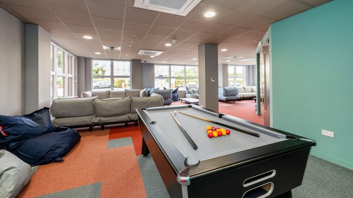 Hall - Discovery Studios - 5