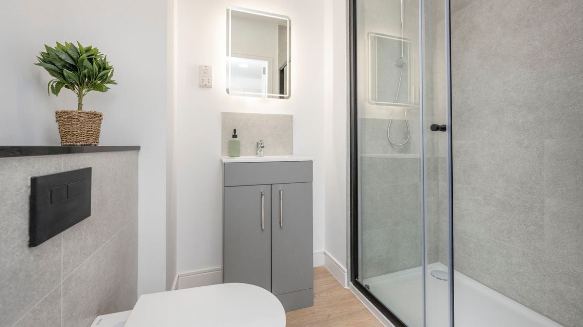 Hall - Discovery Studios - 4