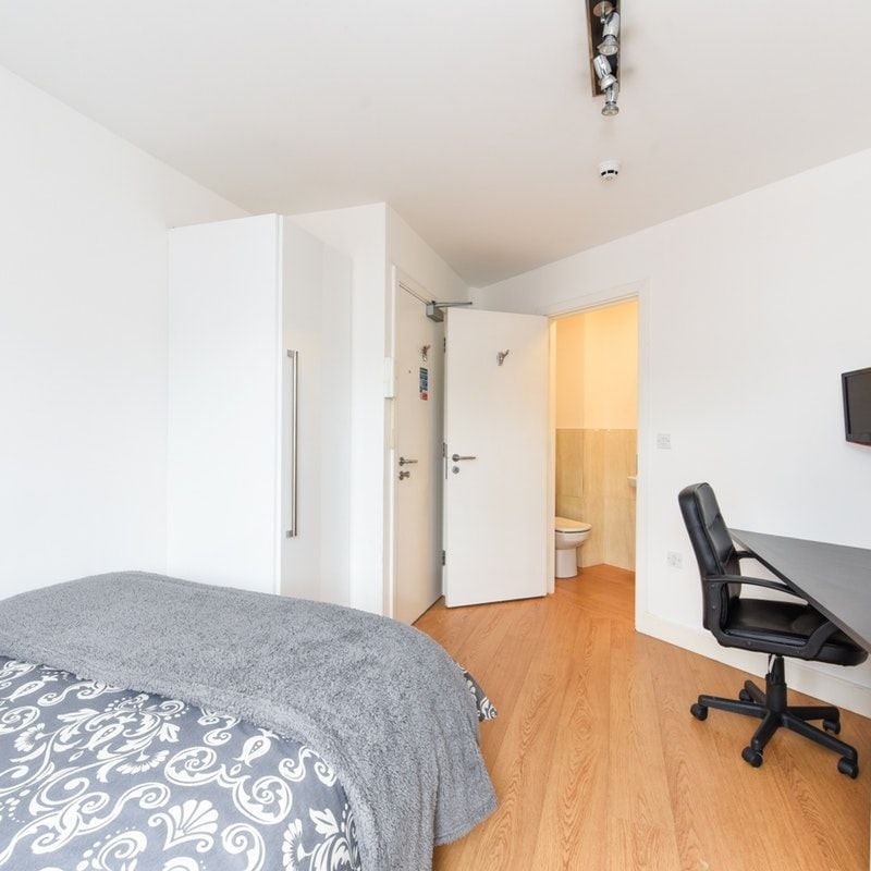 Hall Eastern Boulevard, Leicester - 6