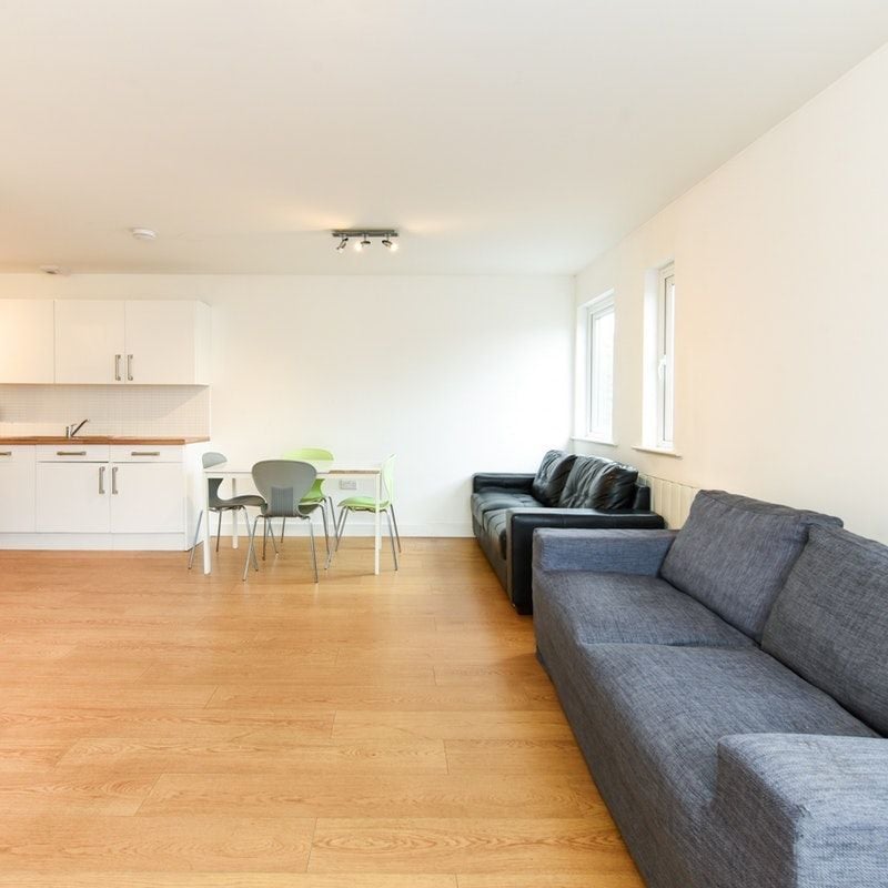 Hall Eastern Boulevard, Leicester - 1