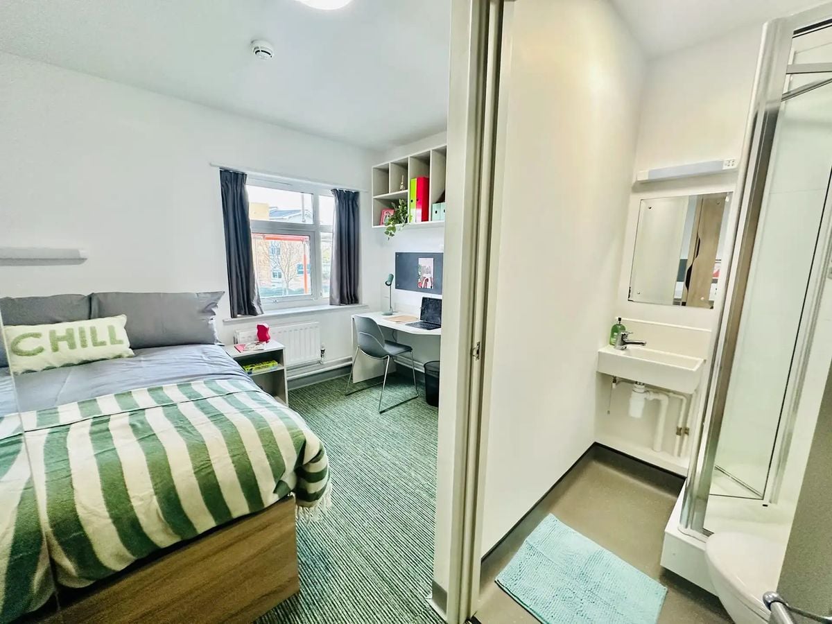 Hall - Endeavour Court - 4
