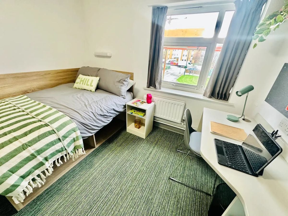 Hall - Endeavour Court - 7