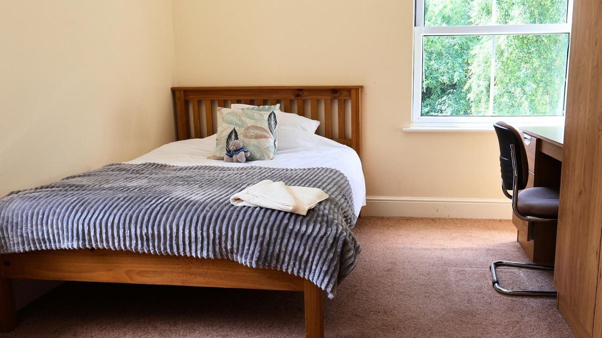 Hall - Eviton House - 1