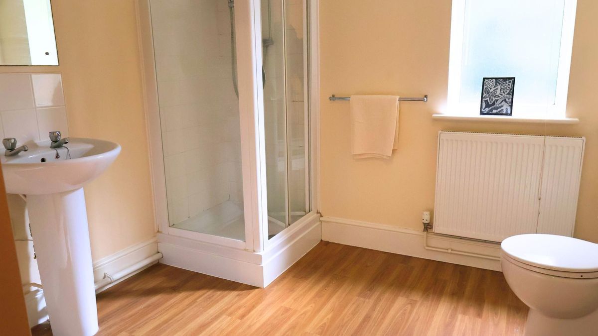 Hall - Eviton House - 3