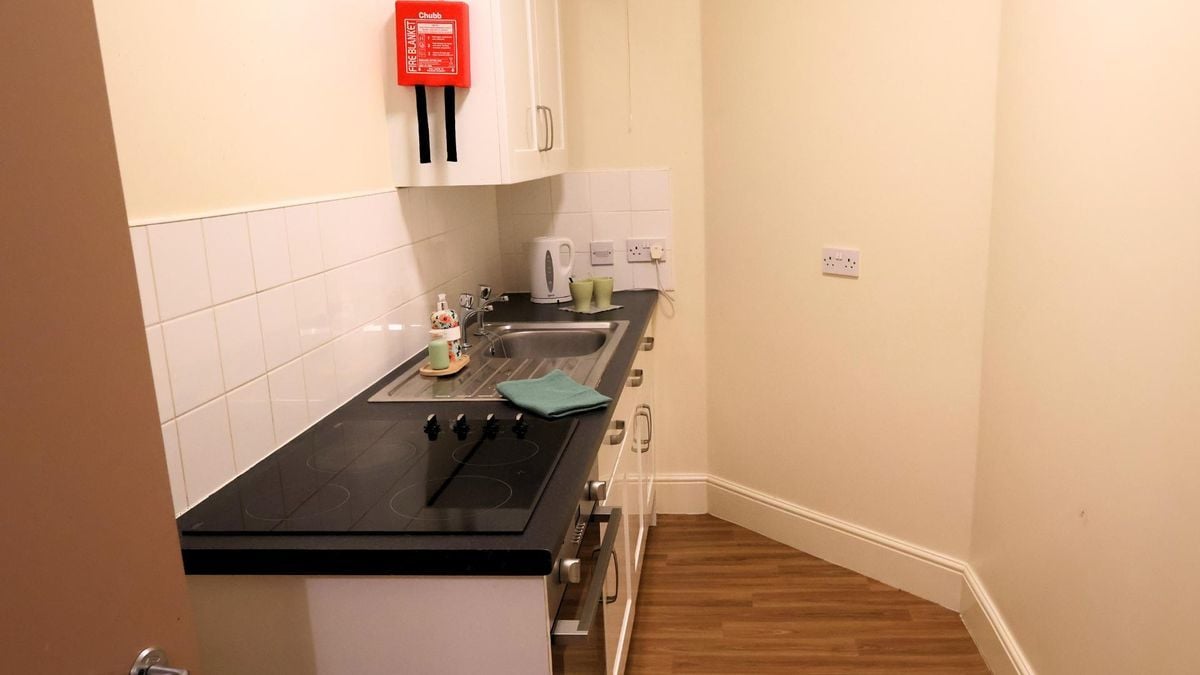 Hall - Eviton House - 0