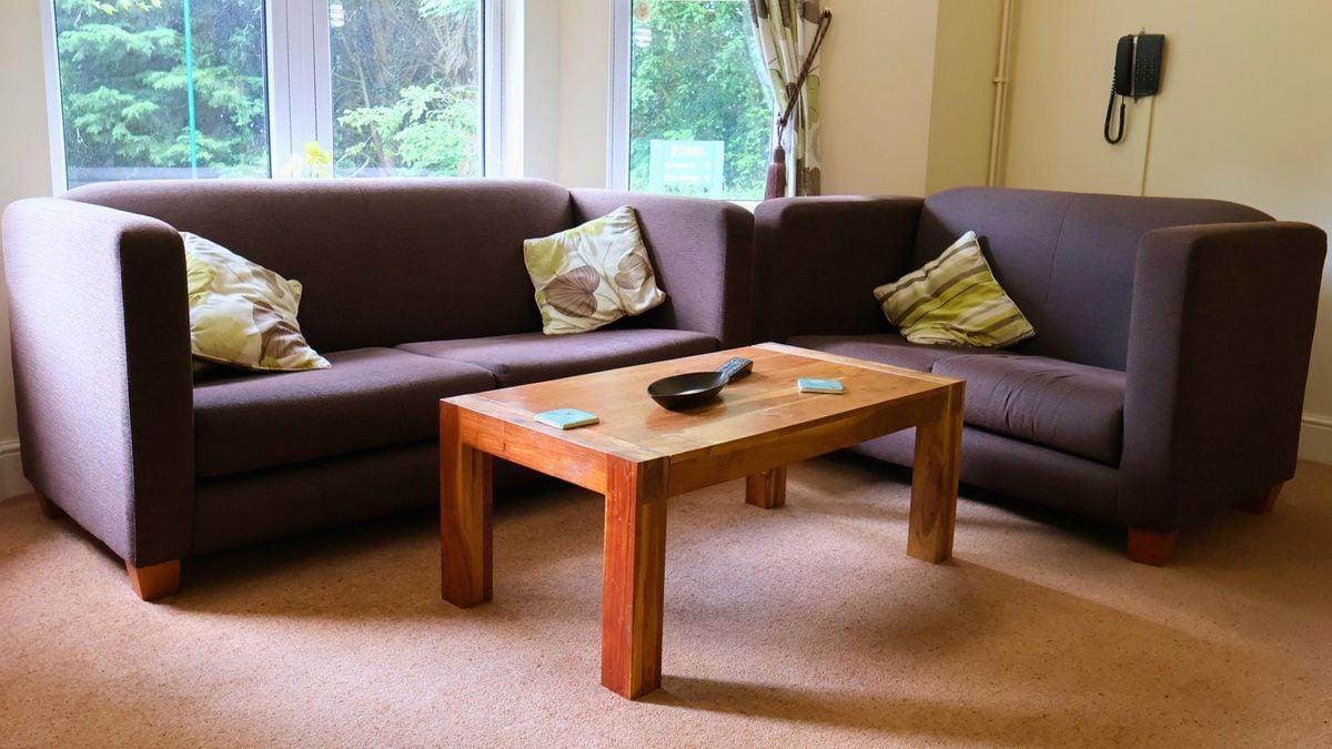 Hall - Eviton House - 4