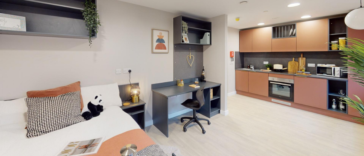 Hall - Exchange Court - 9